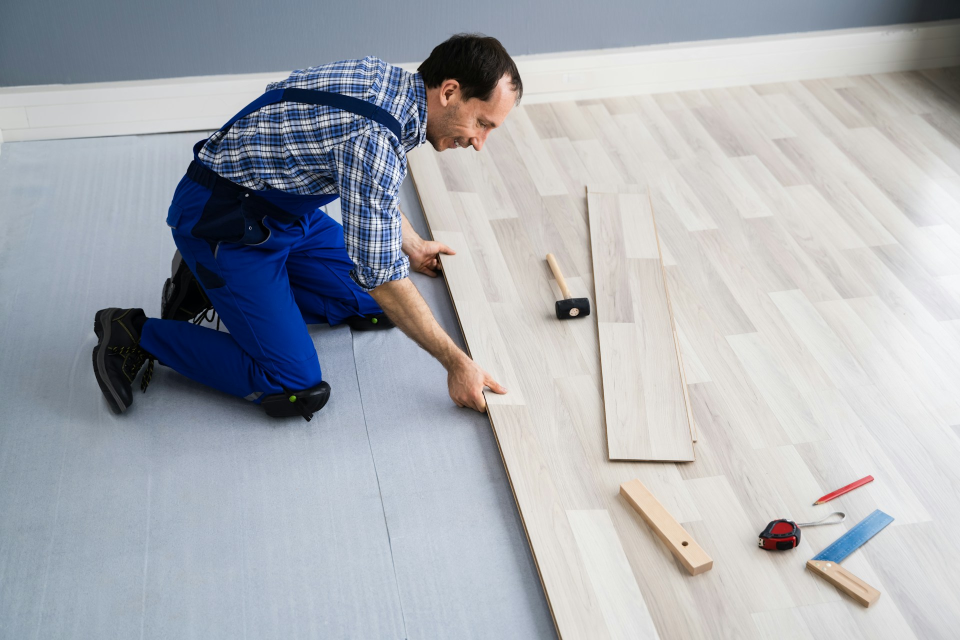 Flooring installer receiving product support that strengthens distributor relationships